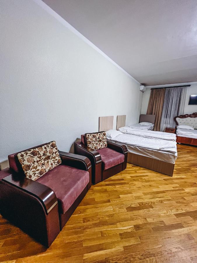 Castle Family Hotel Erivan Dış mekan fotoğraf