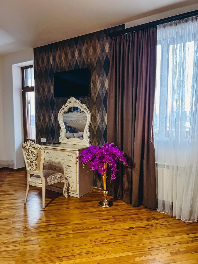 Castle Family Hotel Erivan Dış mekan fotoğraf