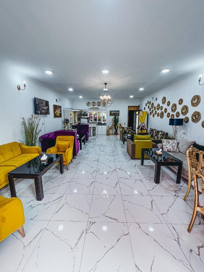 Castle Family Hotel Erivan Dış mekan fotoğraf