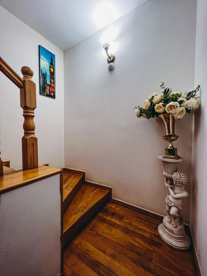 Castle Family Hotel Erivan Dış mekan fotoğraf