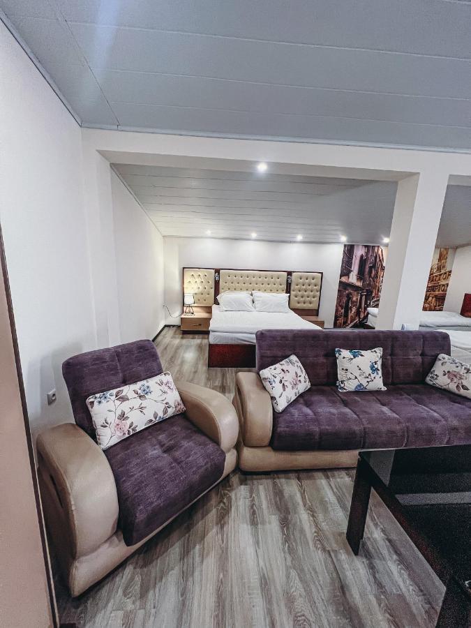 Castle Family Hotel Erivan Dış mekan fotoğraf