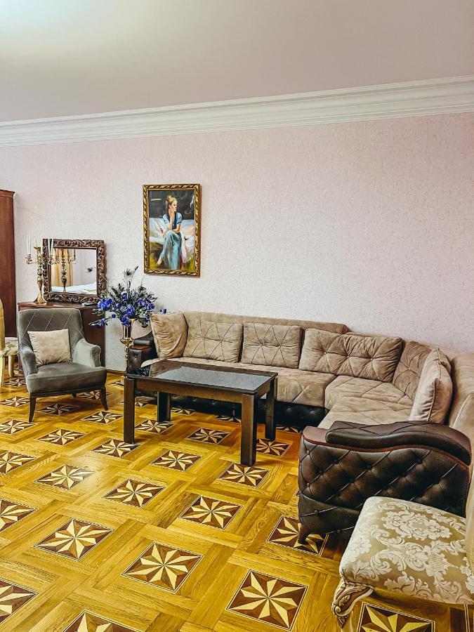 Castle Family Hotel Erivan Dış mekan fotoğraf