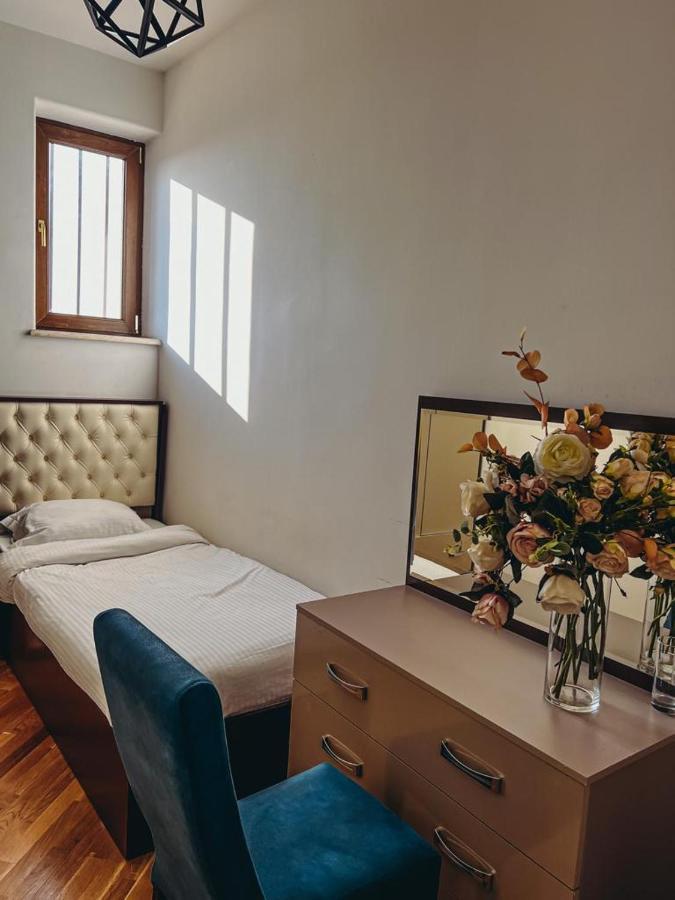 Castle Family Hotel Erivan Dış mekan fotoğraf