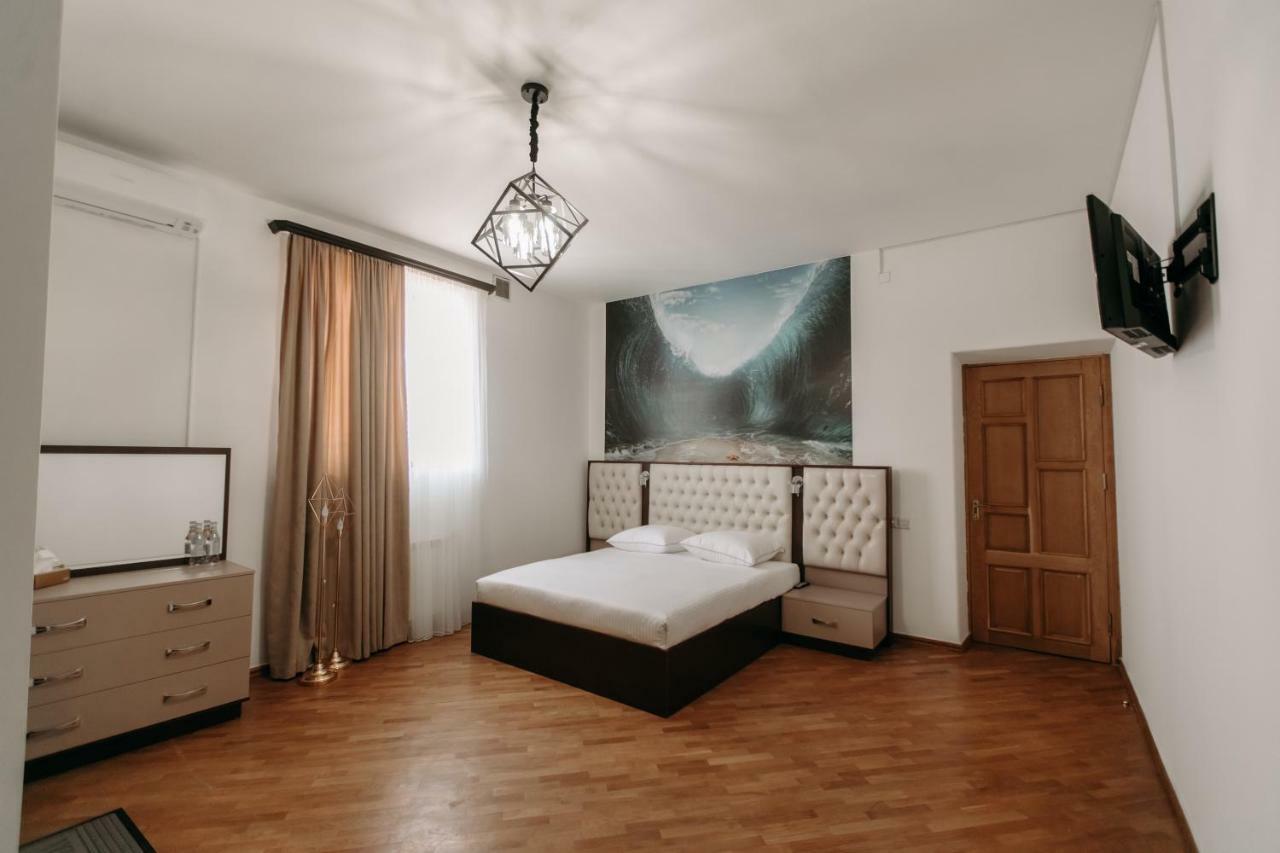 Castle Family Hotel Erivan Dış mekan fotoğraf