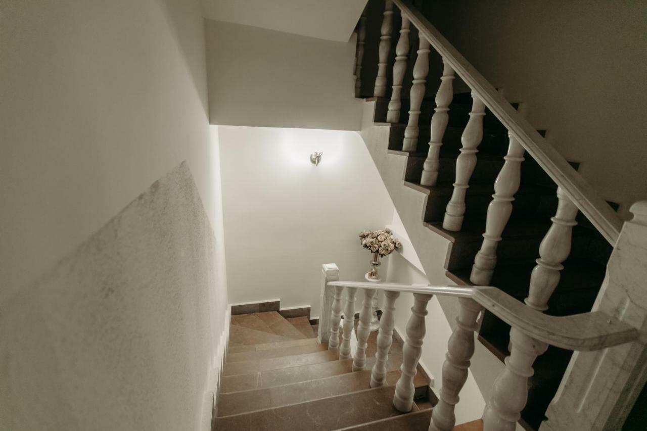 Castle Family Hotel Erivan Dış mekan fotoğraf