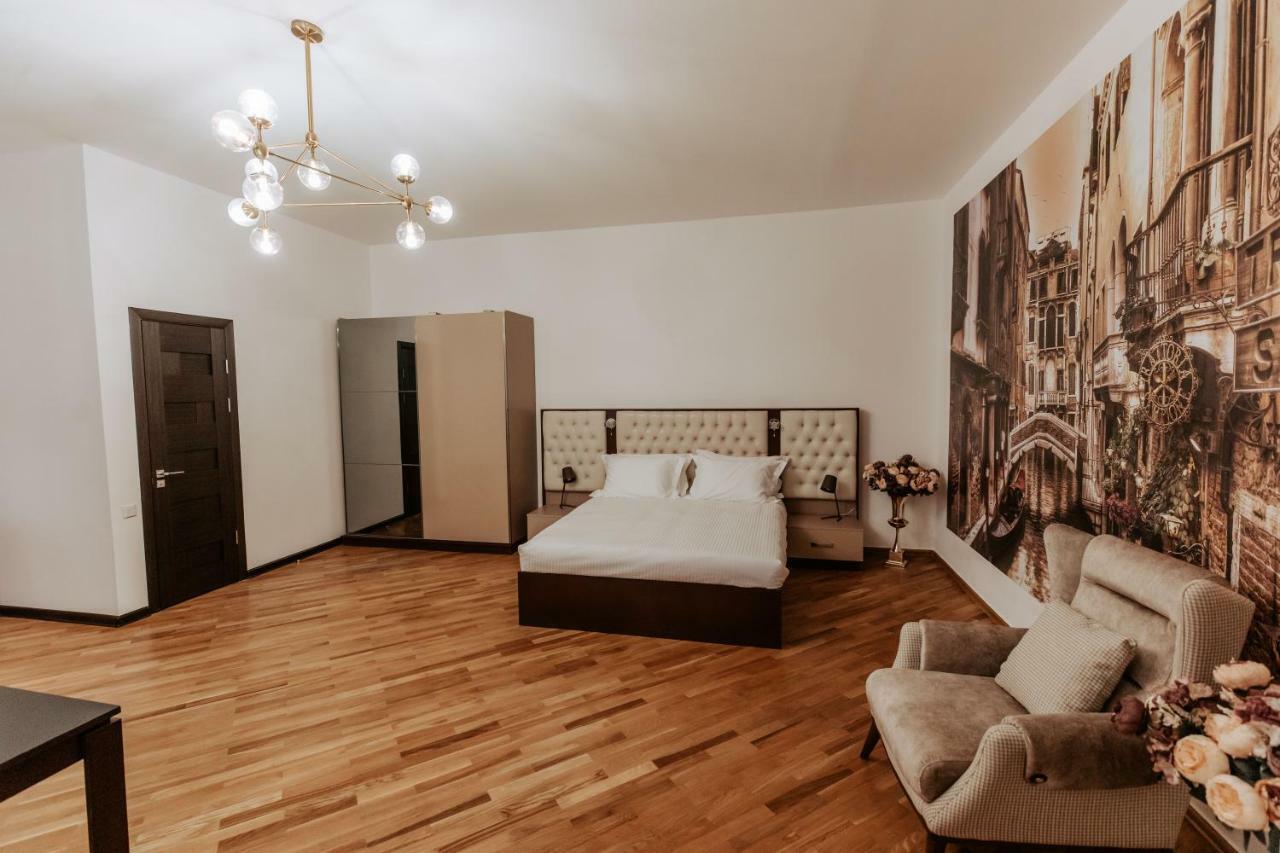 Castle Family Hotel Erivan Dış mekan fotoğraf