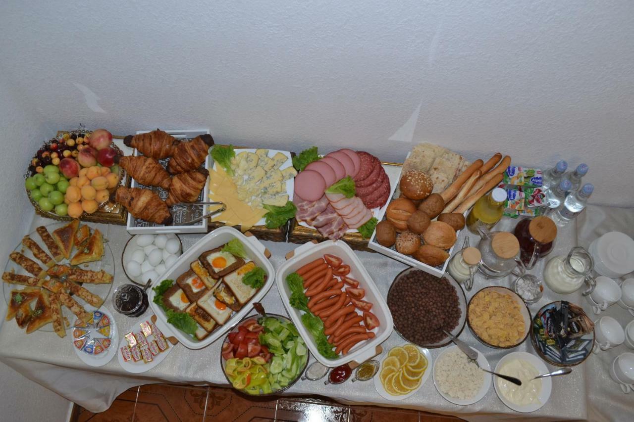 Castle Family Hotel Erivan Dış mekan fotoğraf